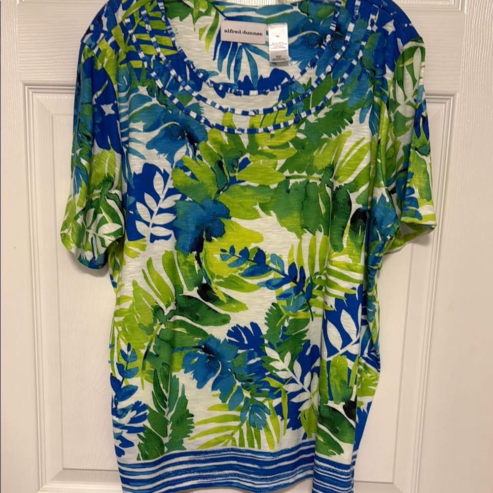 Alfred Dunner Short Sleeve Top Tropical Print Blue Green White
Women XL Like New